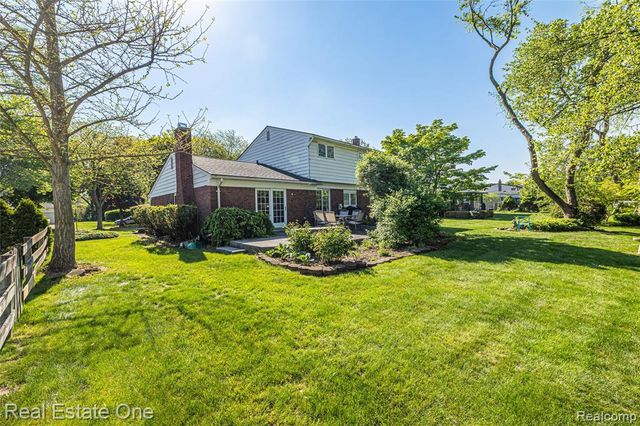 4931 Calvert Drive, Troy, MI 48085