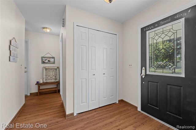 4931 Calvert Drive, Troy, MI 48085