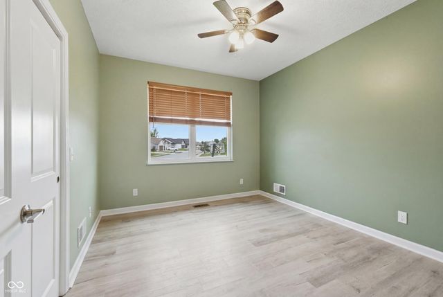 128 Woods Edge Boulevard E, Greencastle, IN 46135