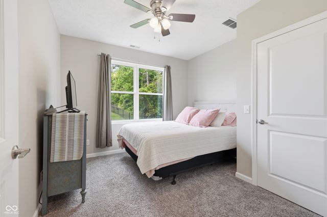 128 Woods Edge Boulevard E, Greencastle, IN 46135