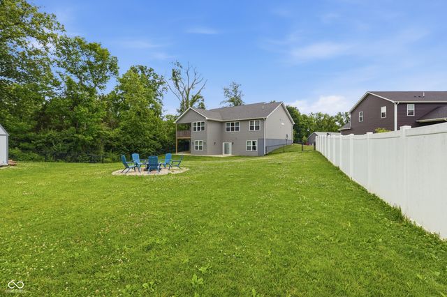 128 Woods Edge Boulevard E, Greencastle, IN 46135