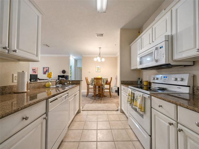 143 SOUTHERN PECAN CIRCLE 201, Winter Garden, FL 34787