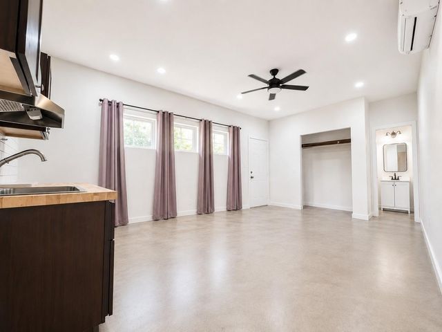 1020 10th Street, Hempstead, TX 77445