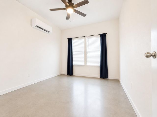 1020 10th Street, Hempstead, TX 77445