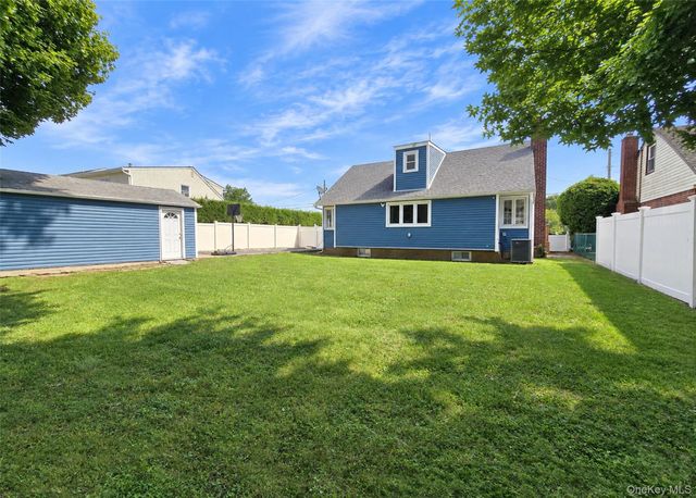 678 Clinton Avenue, Uniondale, NY 11553