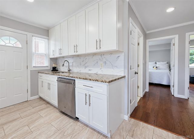 678 Clinton Avenue, Uniondale, NY 11553