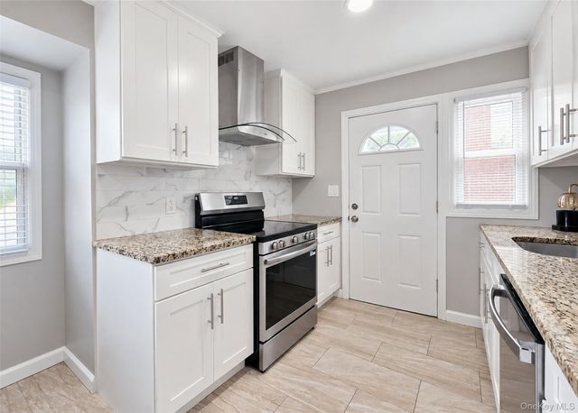 678 Clinton Avenue, Uniondale, NY 11553