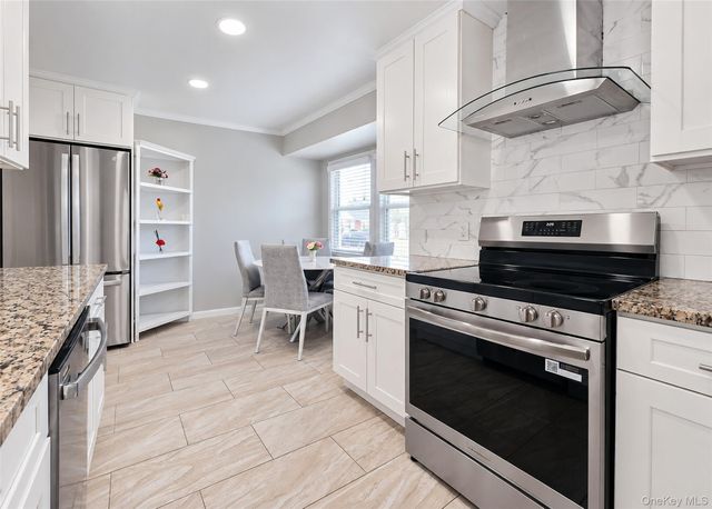 678 Clinton Avenue, Uniondale, NY 11553