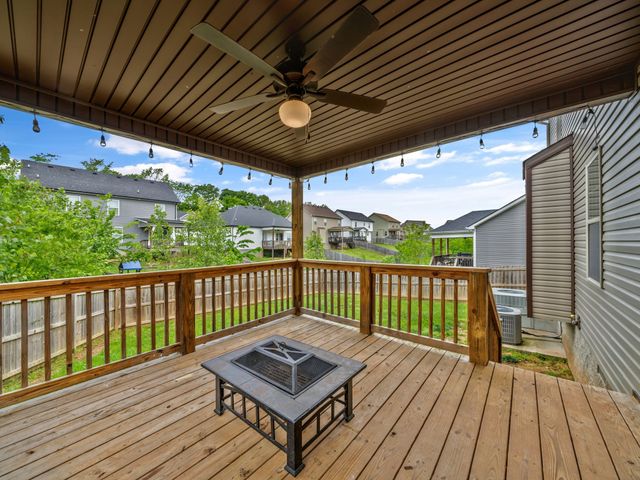 543 Woodtrace Dr, Clarksville, TN 37042