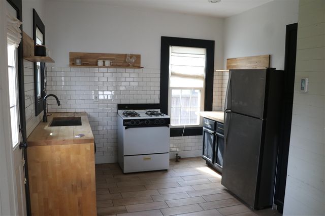 421 E 6th Street, Monroe, MI 48161