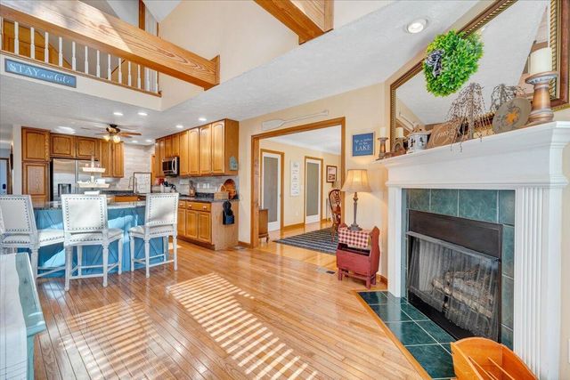 100 Sandpiper DR, Huddleston, VA 24104