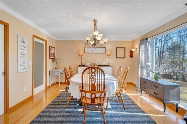 100 Sandpiper DR, Huddleston, VA 24104