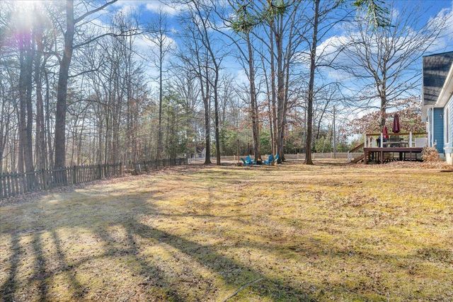 100 Sandpiper DR, Huddleston, VA 24104