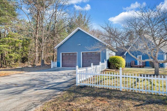 100 Sandpiper DR, Huddleston, VA 24104