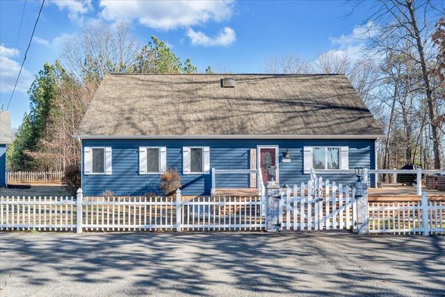 100 Sandpiper DR, Huddleston, VA 24104