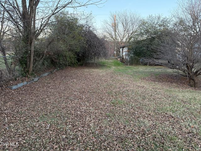 906 North Boone Street, Johnson City, TN 37604