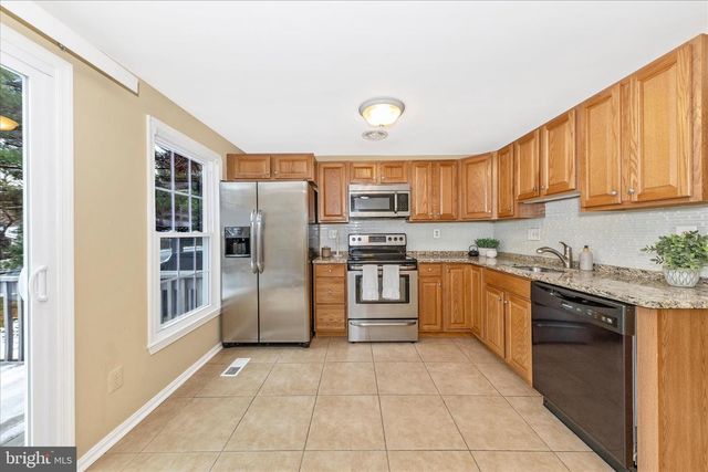 20559 STRATH HAVEN, Gaithersburg, MD 20886