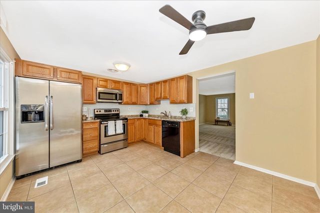 20559 STRATH HAVEN, Gaithersburg, MD 20886