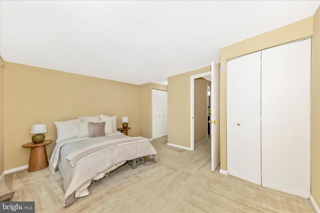 20559 STRATH HAVEN, Gaithersburg, MD 20886