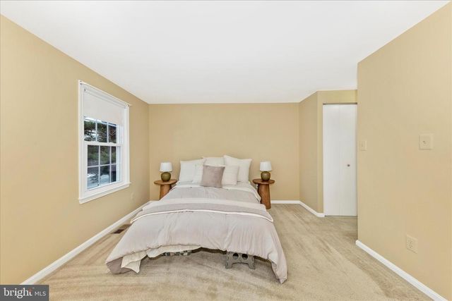 20559 STRATH HAVEN, Gaithersburg, MD 20886