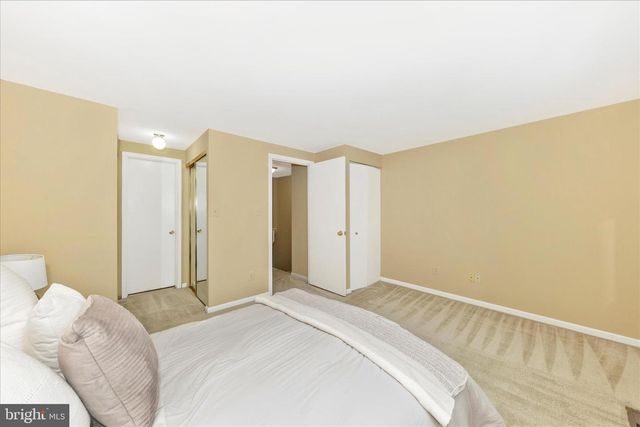 20559 STRATH HAVEN, Gaithersburg, MD 20886