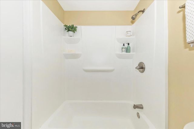 20559 STRATH HAVEN, Gaithersburg, MD 20886