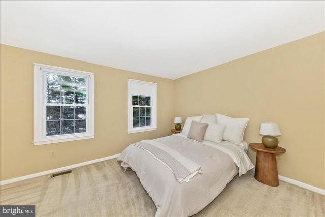 20559 STRATH HAVEN, Gaithersburg, MD 20886