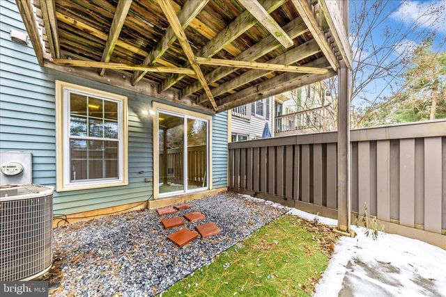 20559 STRATH HAVEN, Gaithersburg, MD 20886