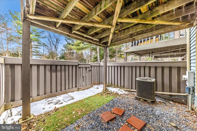 20559 STRATH HAVEN, Gaithersburg, MD 20886