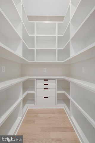 6514 BYRNES DR, Mclean, VA 22101