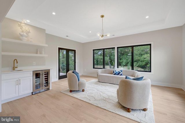 6514 BYRNES DR, Mclean, VA 22101