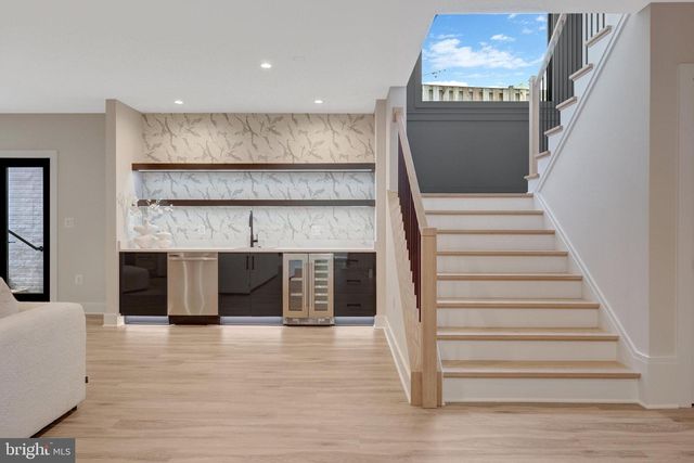 6514 BYRNES DR, Mclean, VA 22101