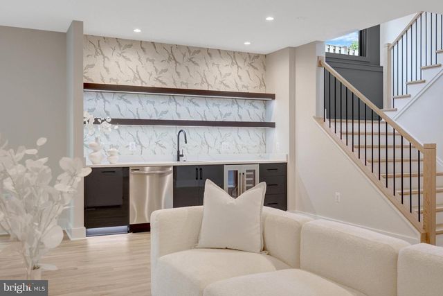 6514 BYRNES DR, Mclean, VA 22101