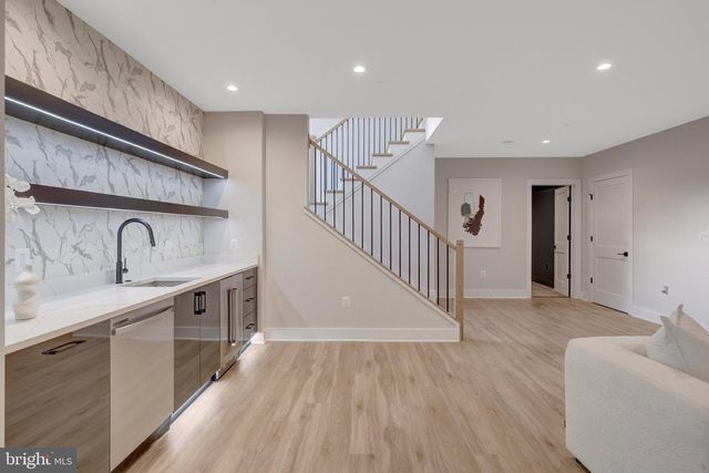 6514 BYRNES DR, Mclean, VA 22101