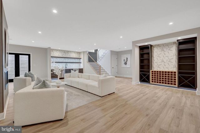 6514 BYRNES DR, Mclean, VA 22101