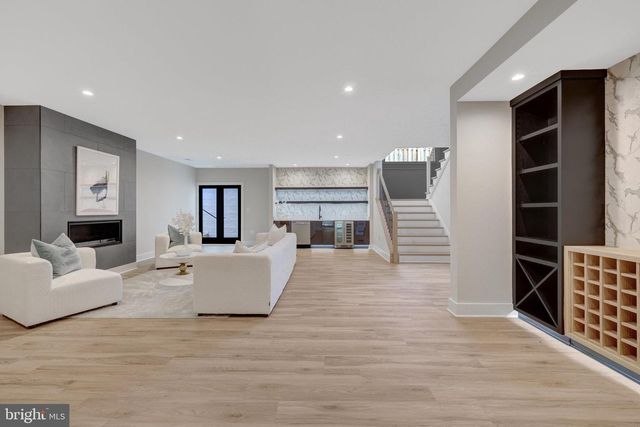 6514 BYRNES DR, Mclean, VA 22101