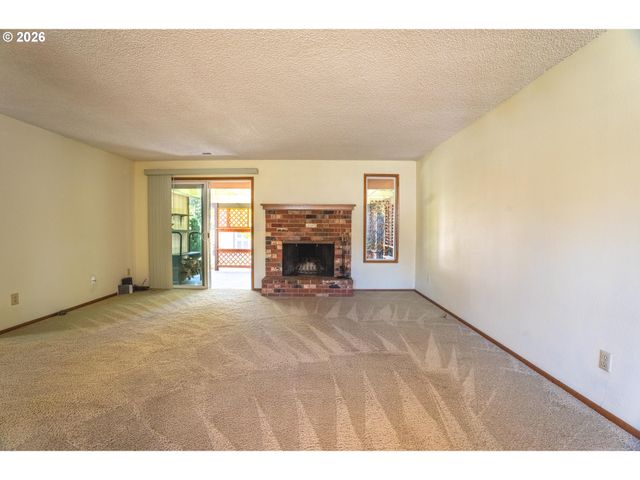 1742 Ne RAYWANDA Ct, Salem, OR 97301