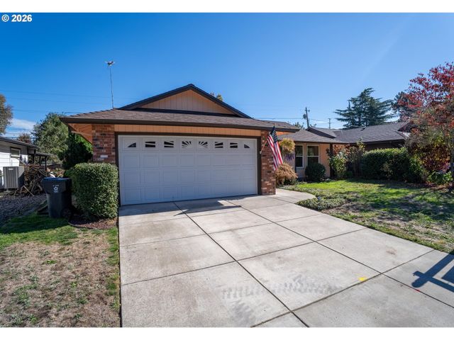1742 Ne RAYWANDA Ct, Salem, OR 97301