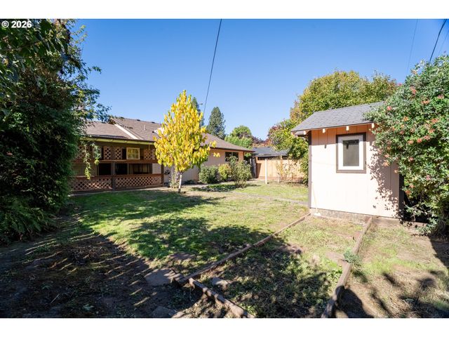 1742 Ne RAYWANDA Ct, Salem, OR 97301