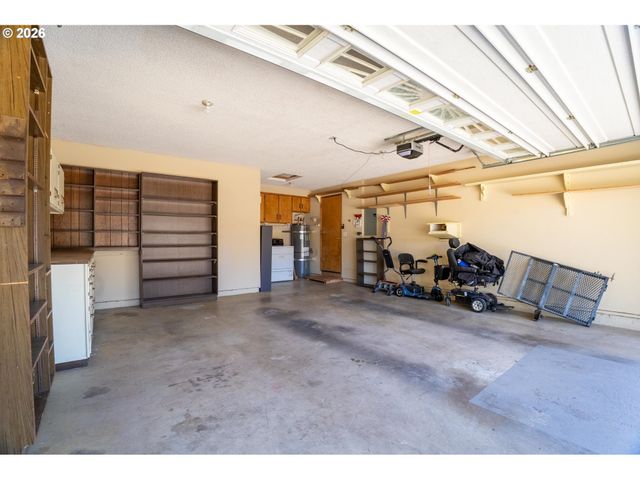 1742 Ne RAYWANDA Ct, Salem, OR 97301