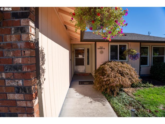 1742 Ne RAYWANDA Ct, Salem, OR 97301