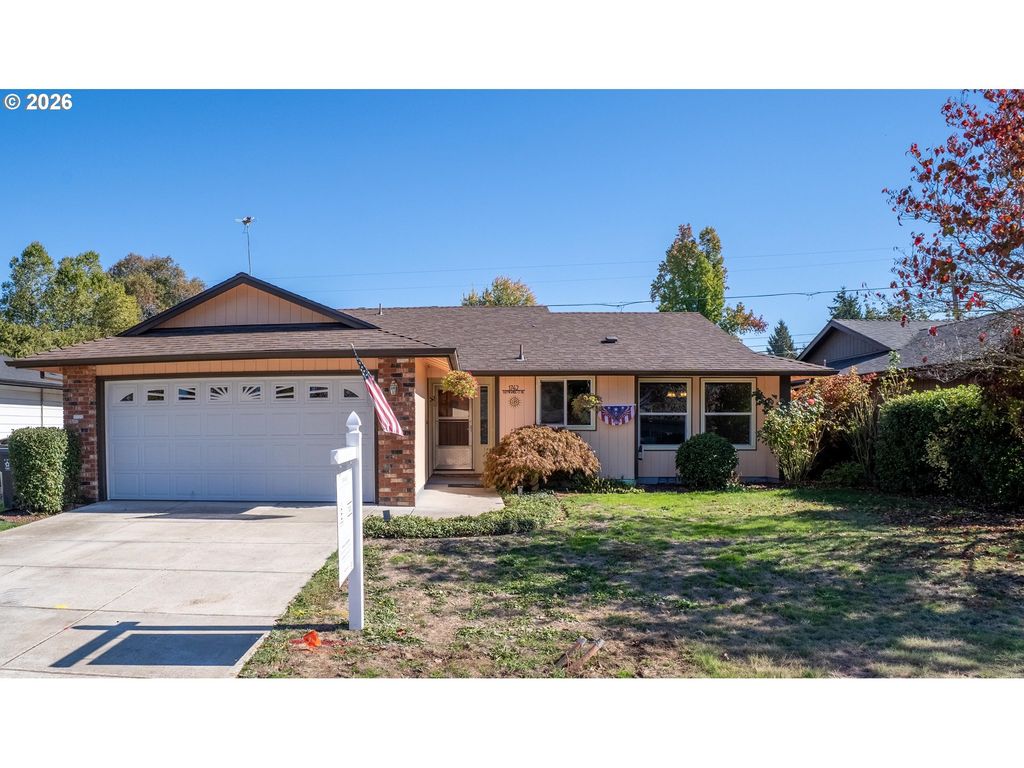 1742 Ne RAYWANDA Ct, Salem, OR 97301