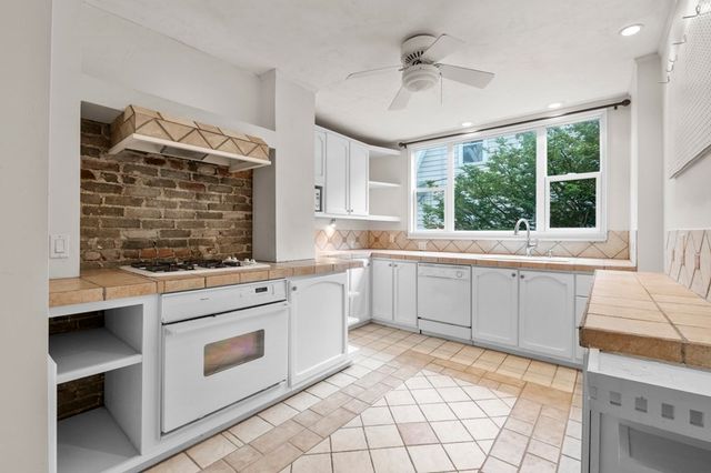 59 Brooksdale Rd 1, Boston, MA 02135