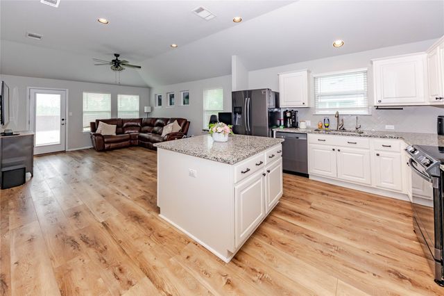 303 Schuyerville DR, Elgin, TX 78621