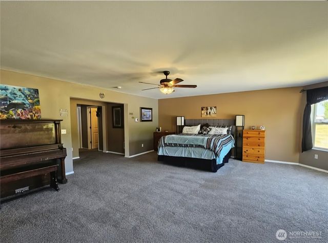 3652 Pennsylvania St, Longview, WA 98632