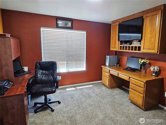 3652 Pennsylvania St, Longview, WA 98632