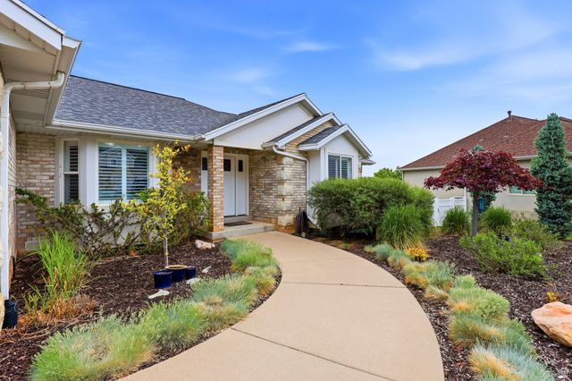 223 DEERHOLLOW CIR, North Salt Lake, UT 84054
