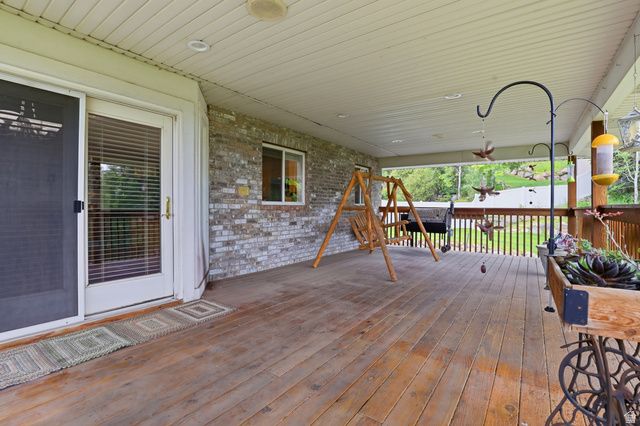 223 DEERHOLLOW CIR, North Salt Lake, UT 84054
