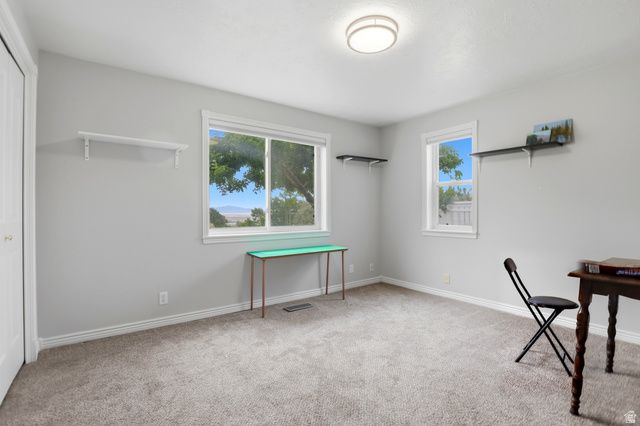223 DEERHOLLOW CIR, North Salt Lake, UT 84054