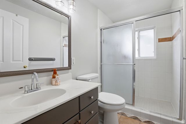 223 DEERHOLLOW CIR, North Salt Lake, UT 84054